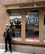 2007 Stephan Winkler vor Carnegie Hall 2